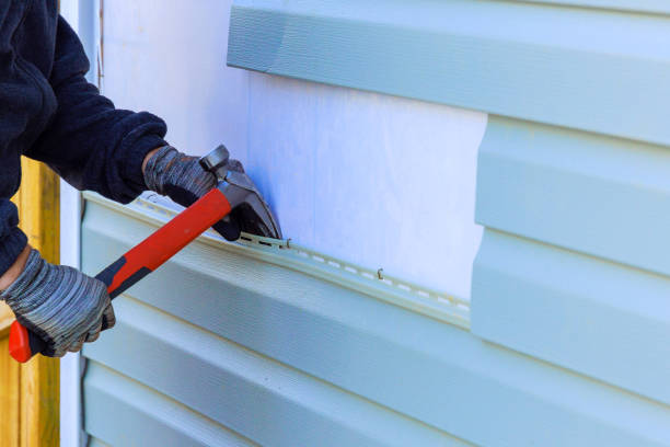 Trusted Storm Damage Siding Repair service in Algonquin, IL - Creative Siding